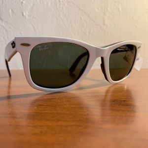White Ray-Ban Wayfarer